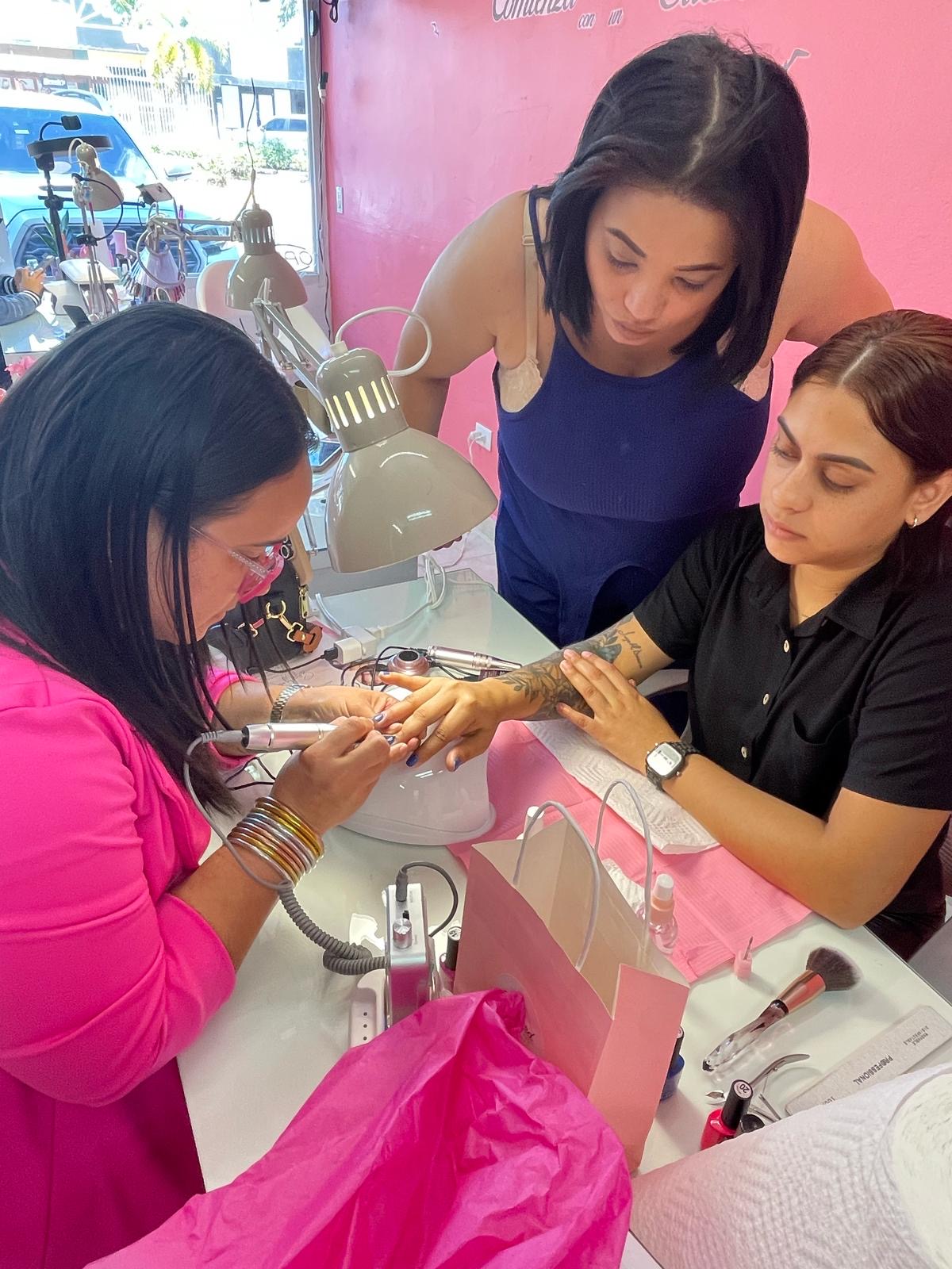 Taller Presencial Manicura en Seco con Esmaltado en Gel (Privados)